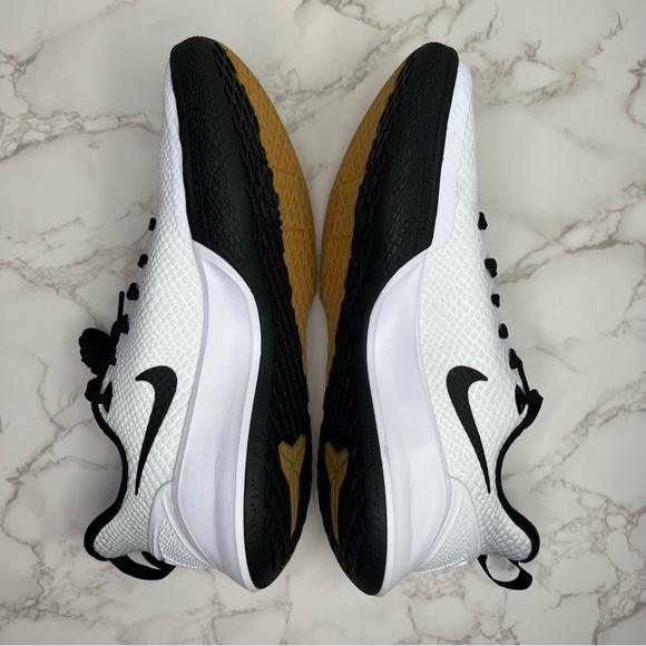 Nike Kobe Mamba Focus Sneakers - Picture 11 of 16